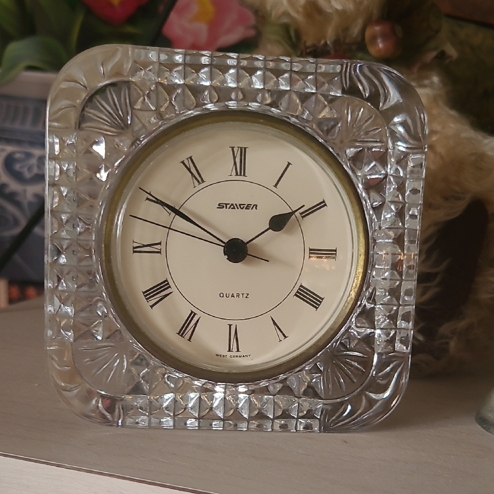 Crystal DeskClock with Cream Dial